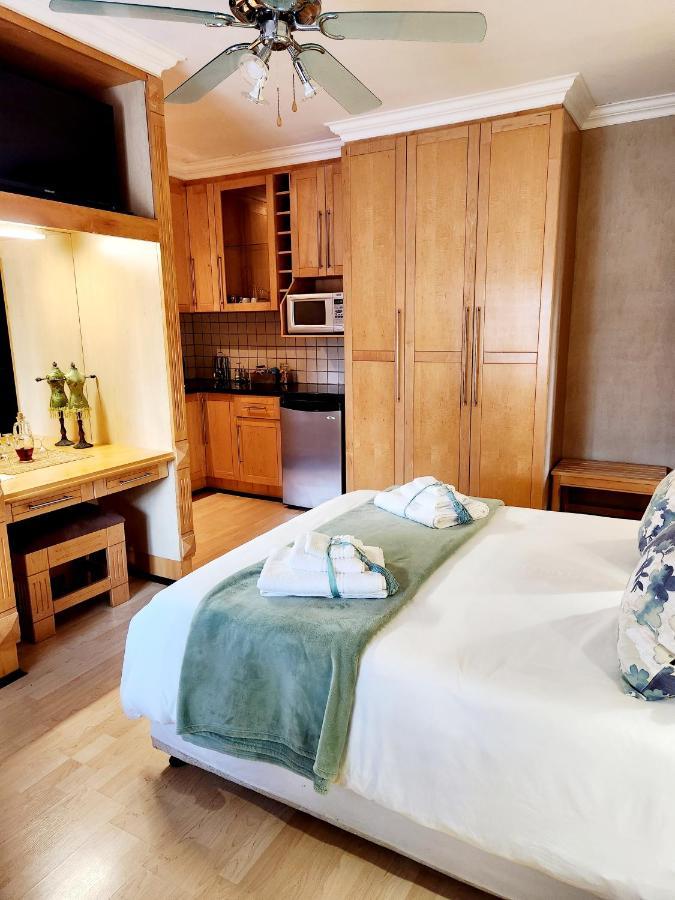 The Wooden Leg Guesthouse Клейнмонд Экстерьер фото